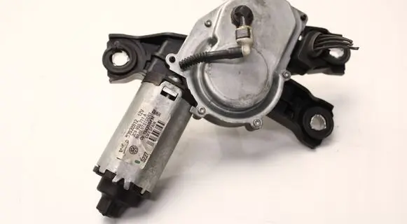 Volkswagen PASSAT B6 Rear window wiper motor 