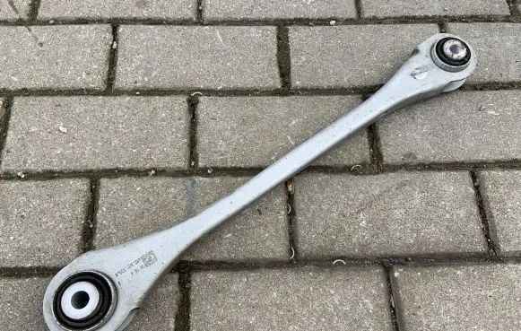 Audi Q7 4M Rear control arm 4M0501530N