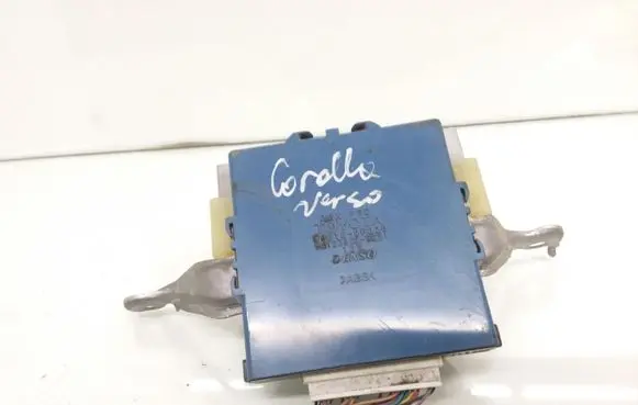 Toyota Corolla Verso E121 Combustion control unit/module 896180F020 MB1238009021
