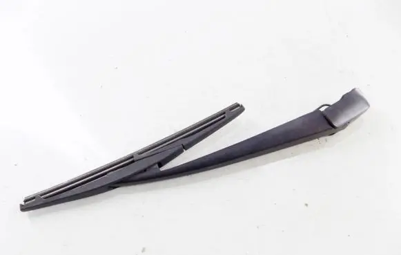 Suzuki SX4 S-Cross Rear wiper blade arm