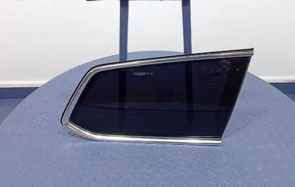 Volkswagen PASSAT CC Rear side window 3G9845298CF