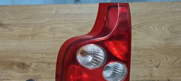 Rear/tail lights