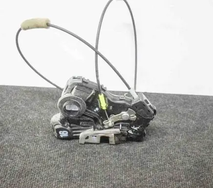 Toyota Hilux (AN120, AN130) Coupe door lock (next to the handle) 