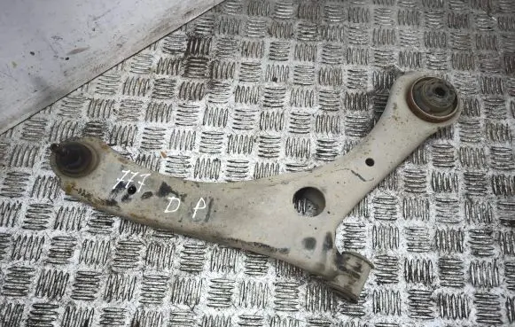 Chrysler Grand Voyager V Front lower control arm/wishbone