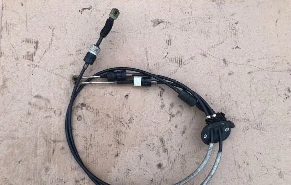 Ford Focus Gear shift cable linkage