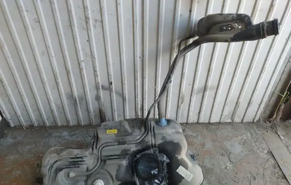 Peugeot 2008 II Fuel tank 