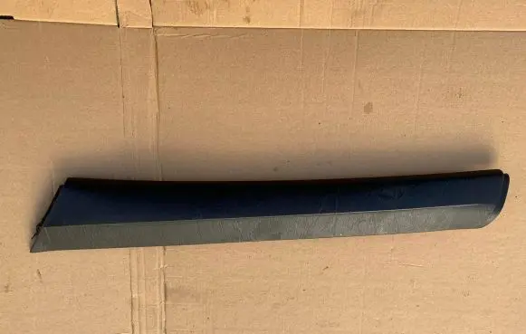 Mercedes-Benz W123 (A) pillar trim