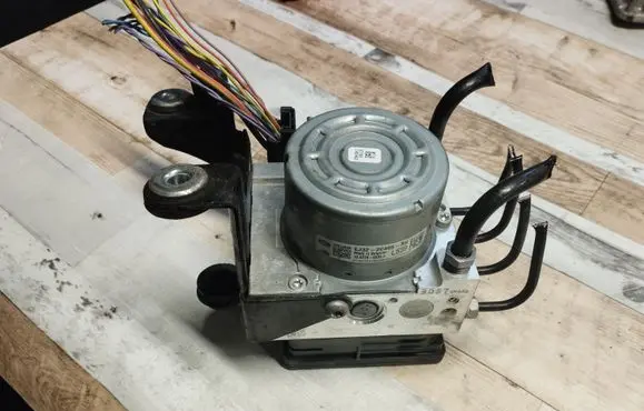 Land Rover Evoque I ABS Pump EJ322C405AH A426R14W163