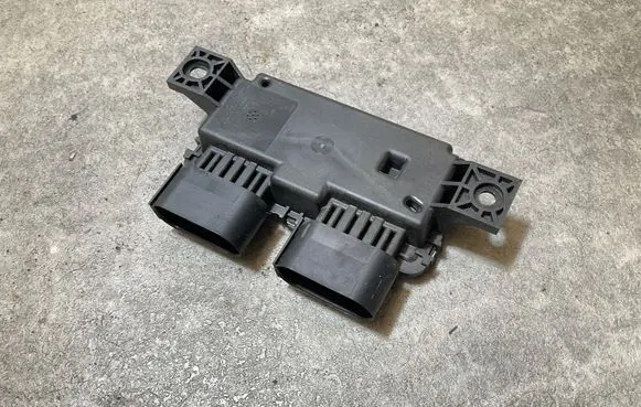 Mercedes-Benz Sprinter W907 W910 Fuel injection pump control unit/module A0009008214 A0009015303