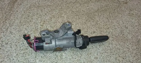 Volkswagen Transporter - Caravelle T5 Ignition lock 4B0905851Q
