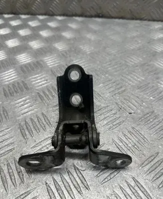KIA Sportage Front door upper hinge