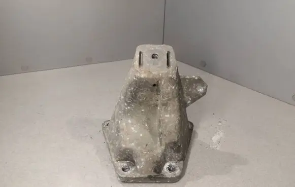 Audi A4 S4 B6 8E 8H Engine mounting bracket 8D0199308D