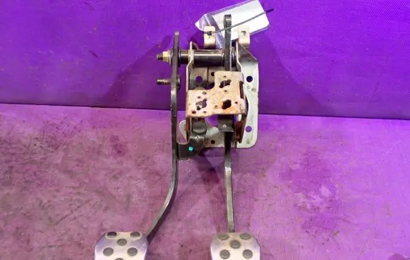 Ford Focus C-MAX Pedal assembly 