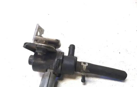 Toyota RAV 4 (XA20) Valve 9091012233