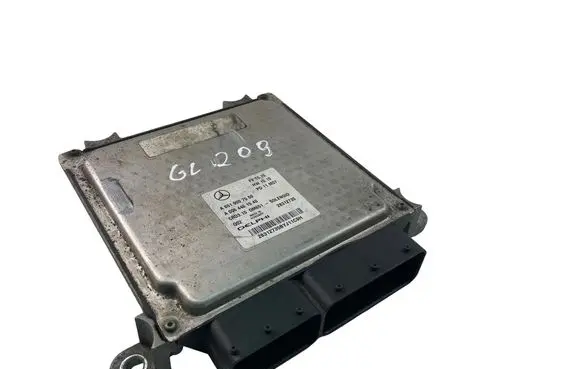 Mercedes-Benz E W212 Engine control unit/module ECU A6519007500 A0064461540