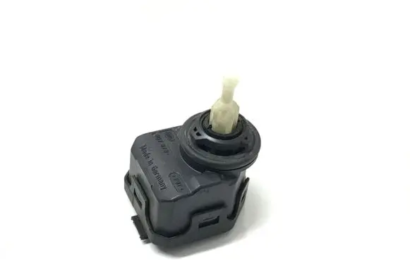 Volkswagen Golf IV Headlight level adjustment motor 1J0941295C