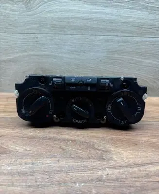 Volkswagen Jetta V Climate control unit 1K1820045