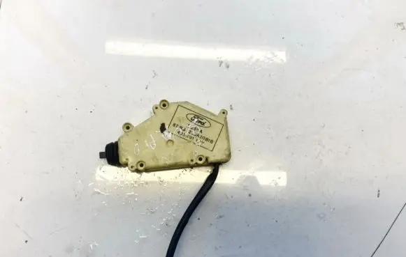 Mitsubishi Space Runner Central locking motor 87BG220A20B1B