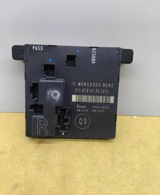 Mercedes-Benz E W211 Door control unit/module 2118704126 00006806
