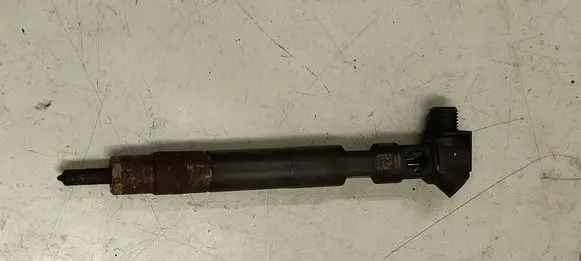 Mercedes-Benz CLA C117 X117 W117 Fuel injector A6510702387