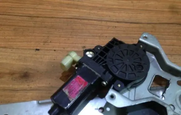 Hyundai Getz Rear door window regulator motor 988201c200 98820-1c200