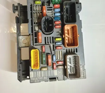 Peugeot 407 BSM Control unit 9666700180 BSMR0200