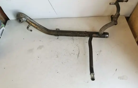 Volvo XC90 Engine coolant pipe/hose