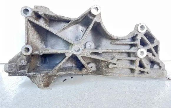 Audi A4 S4 B7 8E 8H Engine mounting bracket 06D903143C
