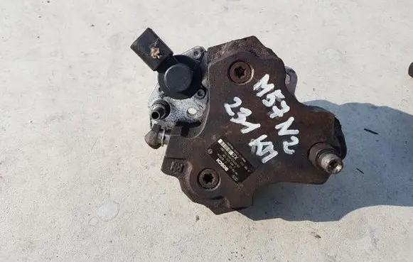 BMW 3 E90 E91 Fuel injection high pressure pump 7795713