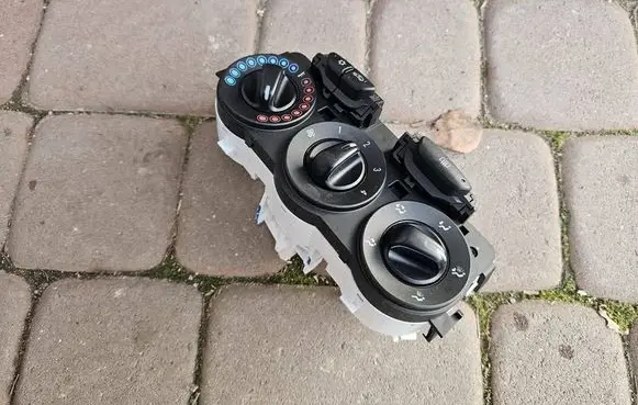 Opel Corsa E Interior fan control switch