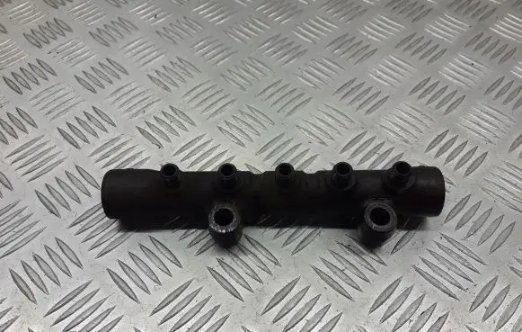 Toyota Avensis T250 Fuel main line pipe