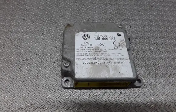 Volkswagen PASSAT B5 Airbag control unit/module 1J0909607 5WK4199