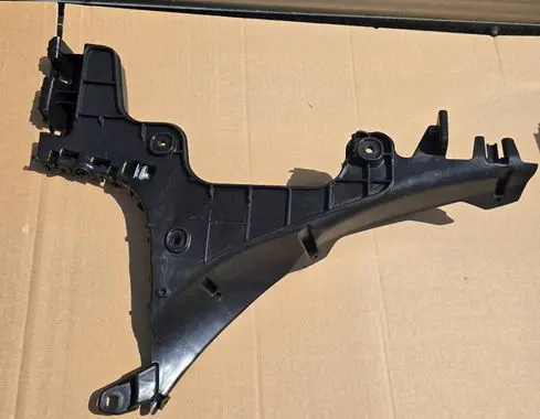 Audi A3 S3 8P Rear bumper mounting bracket 8P3807378B