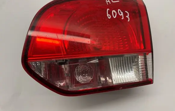 Tailgate rear/tail lights