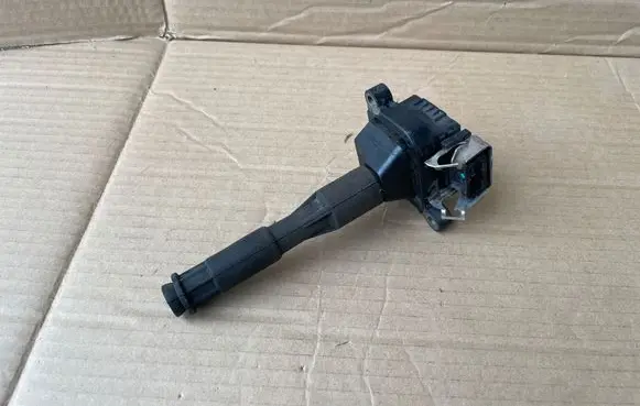BMW 5 E39 High voltage ignition coil ZS302 0820J E2019100302