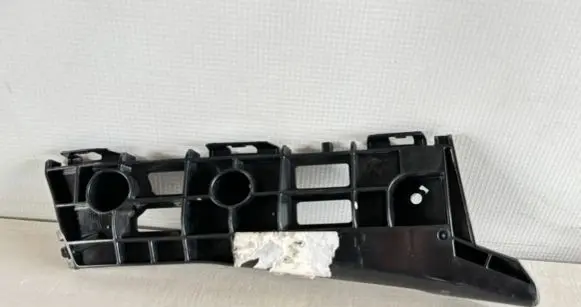 Toyota Prius (XW30) Front bumper mounting bracket 52115-47020
