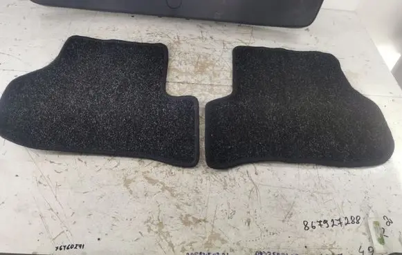 Volkswagen Golf V Rear floor mat 