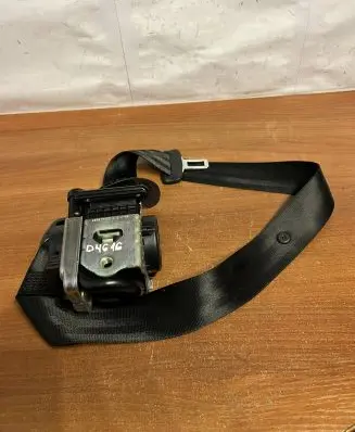 Land Rover Discovery 4 - LR4 Front seatbelt 010L0000 D4616