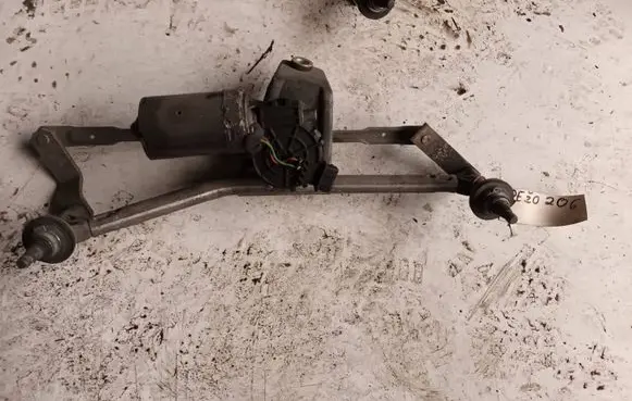 Peugeot 206 Front wiper linkage 