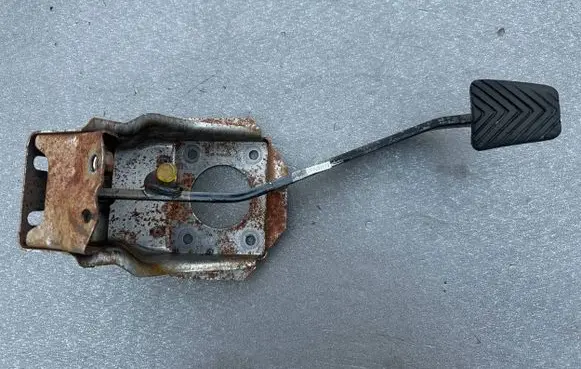 Mitsubishi Pajero Brake pedal MB599727