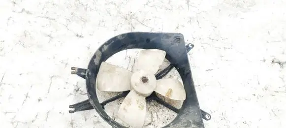 Honda HR-V Radiator cooling fan shroud