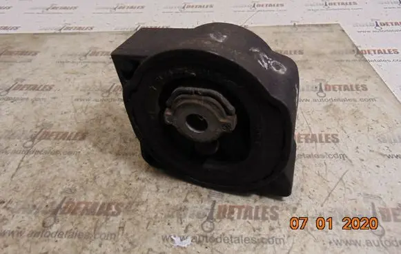 Mercedes-Benz B W245 Engine mount bracket A1692400918