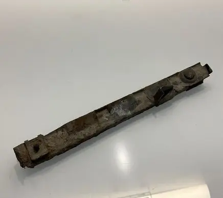 Front bumper mounting bracket