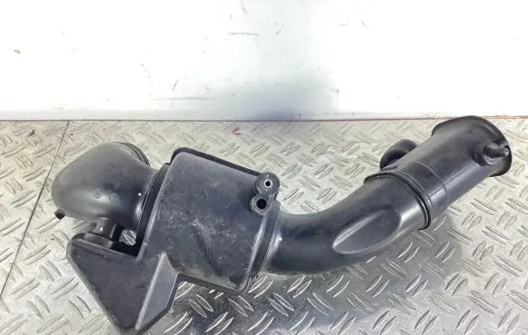 Intake resonator