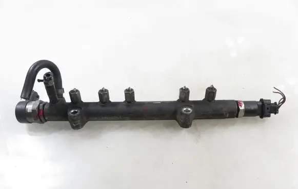 Toyota Yaris Fuel main line pipe 0281002507 2381033010 0445214032
