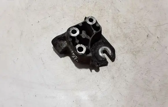 Volvo V50 Engine mounting bracket 30711879