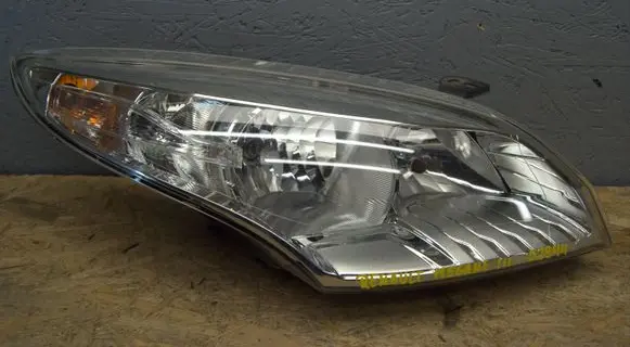 Renault Megane III Headlight/headlamp 260100018R