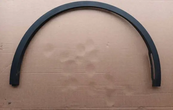 Tesla Model Y Front arch trim 168386400A