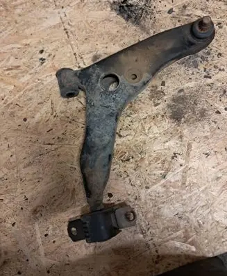 Mitsubishi Space Star Front lower control arm/wishbone