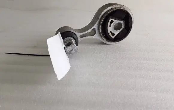 Maserati Levante Engine mount bracket 06700042970 0A236